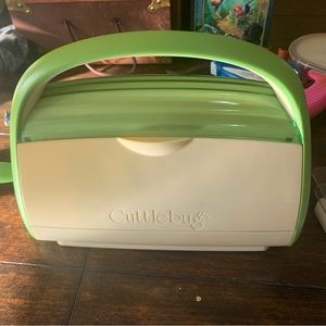 Cricut Cuttlebug Set